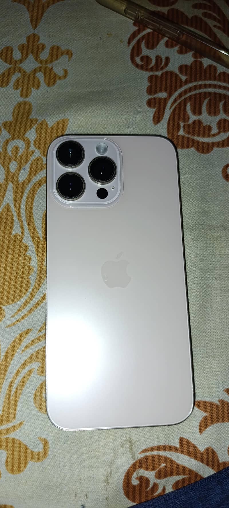 Apple iPhone 16 Pro Max 1