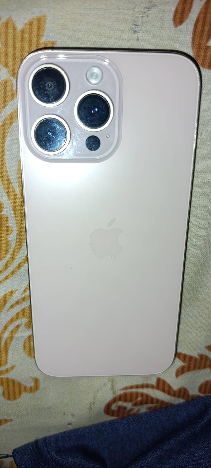 Apple iPhone 16 Pro Max 2
