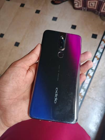OPPO F11 Pro poop camera