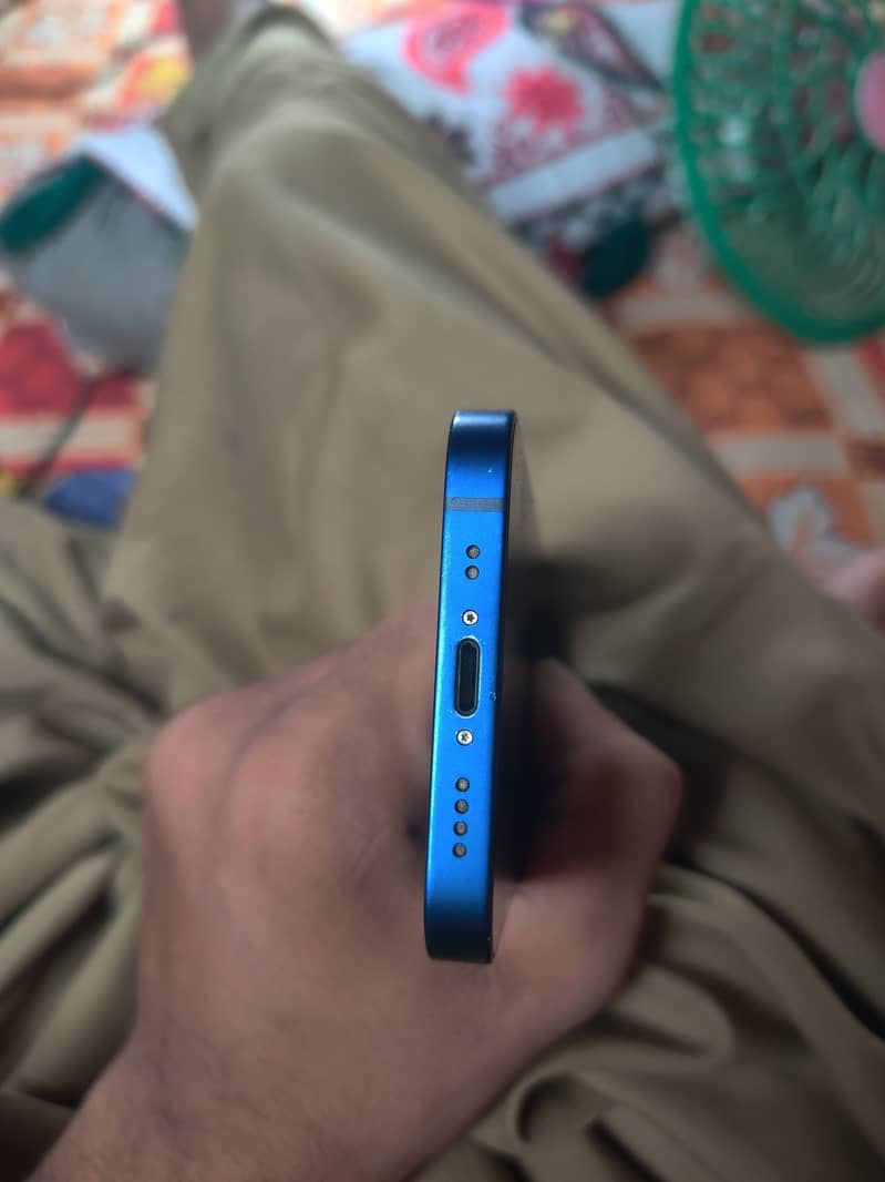 Apple iPhone 12 mini 6