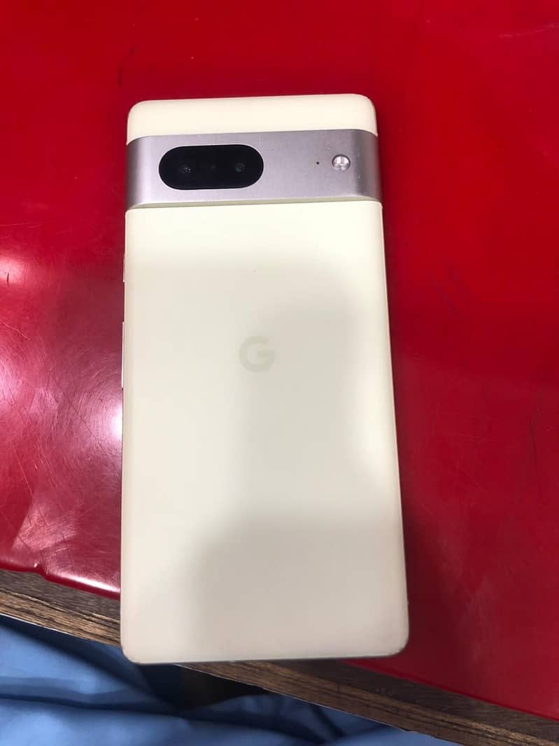 Google Pixel 7 4