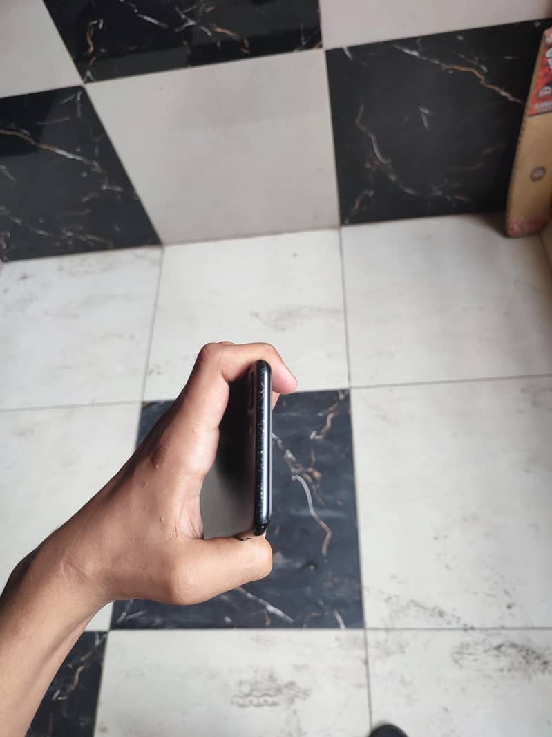 Apple iPhone 7 Plus 4