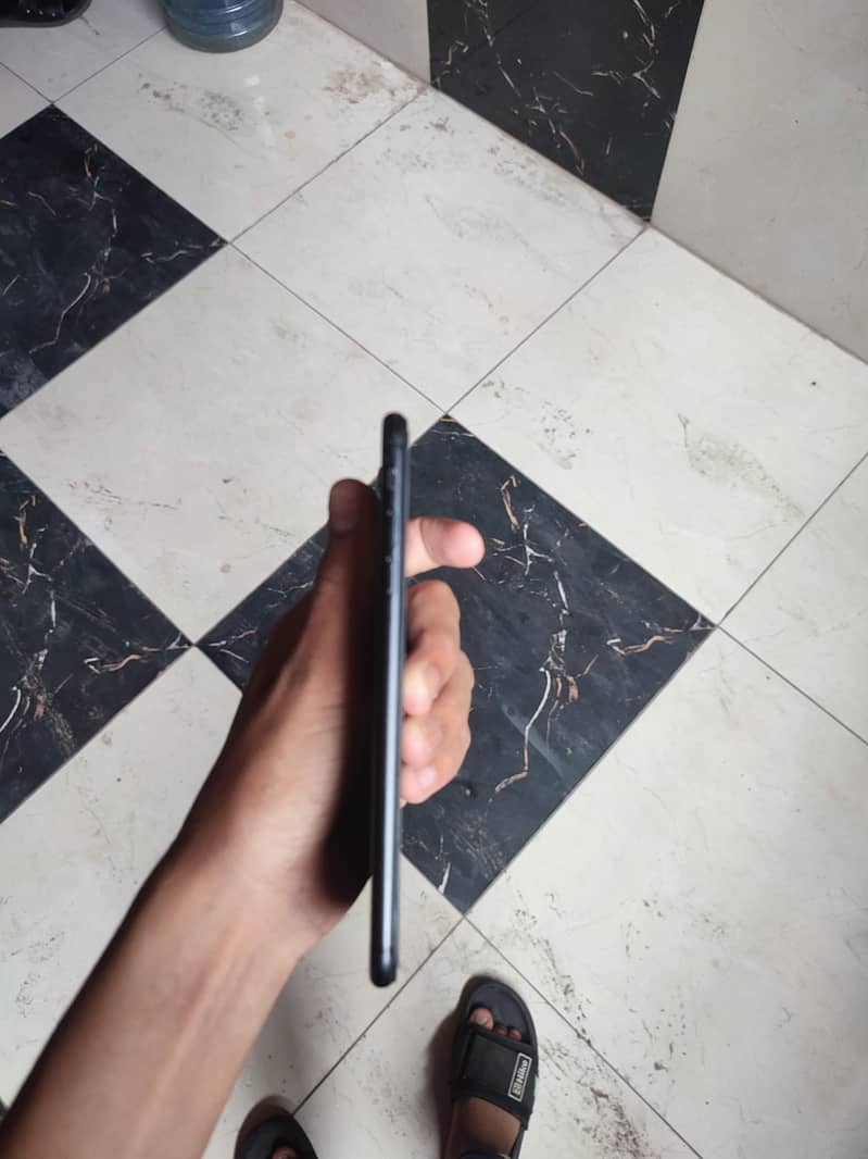 Apple iPhone 7 Plus 5