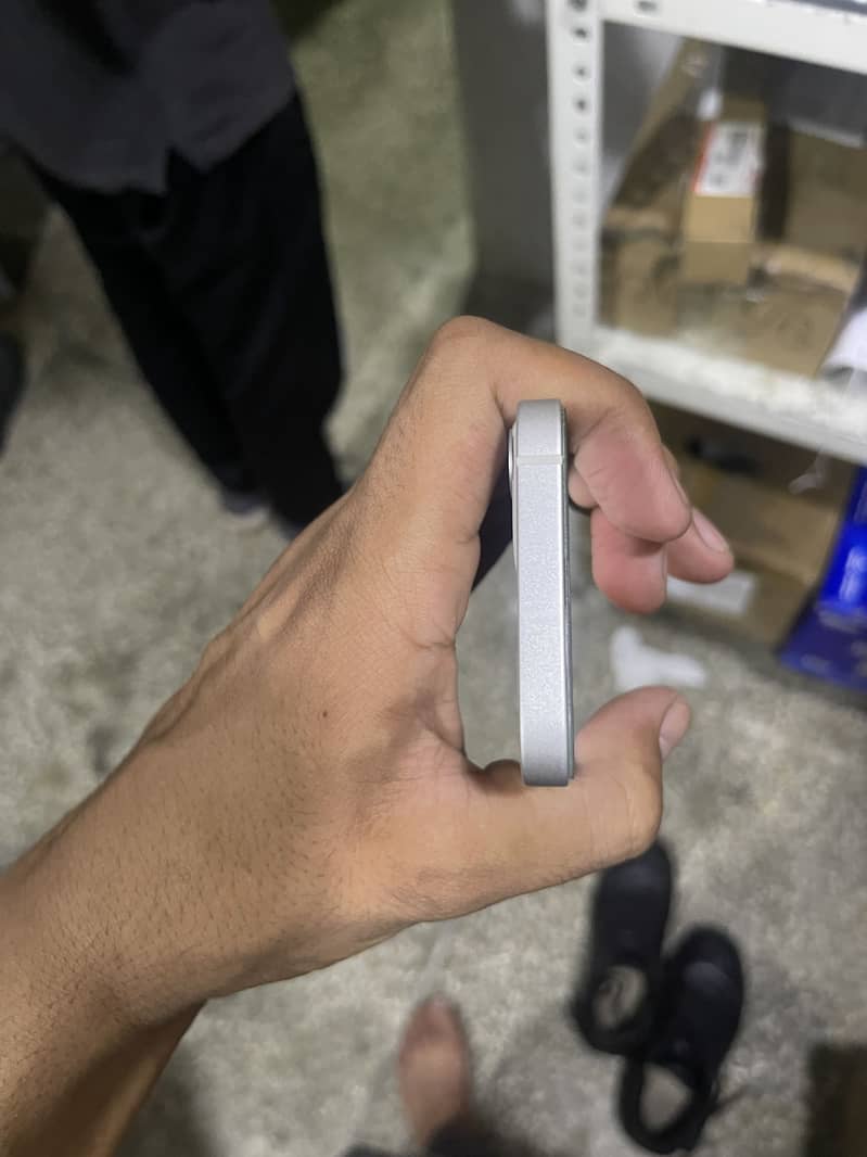 Apple iPhone 12 mini 4