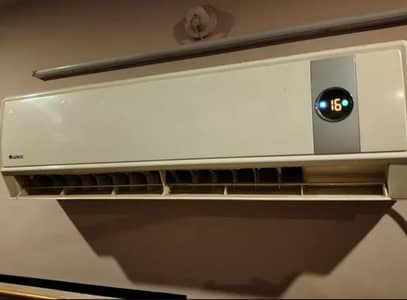 GREE DER TON AC GENUINE KUI REPAIR NAHI HAI AJAI CHECK KAREY LEJAI