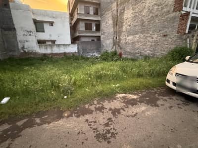 Prime Location Bismillah Housing Scheme Residential Plot Sized 8 Marla For sale