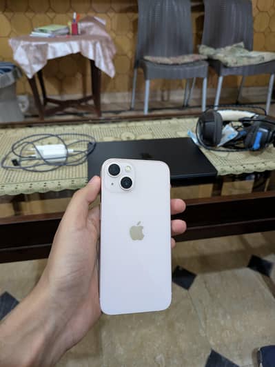 Apple iPhone 13