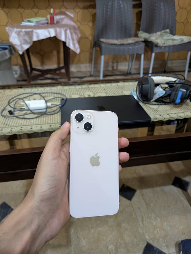 Apple iPhone 13 0