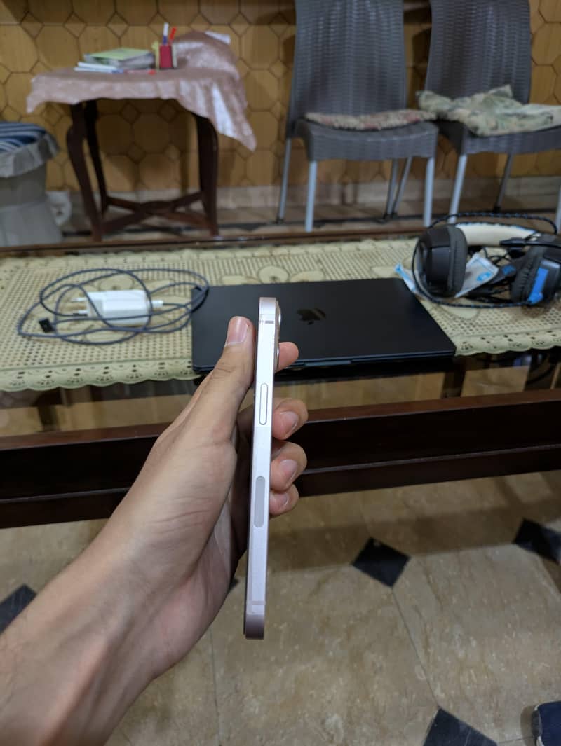 Apple iPhone 13 3