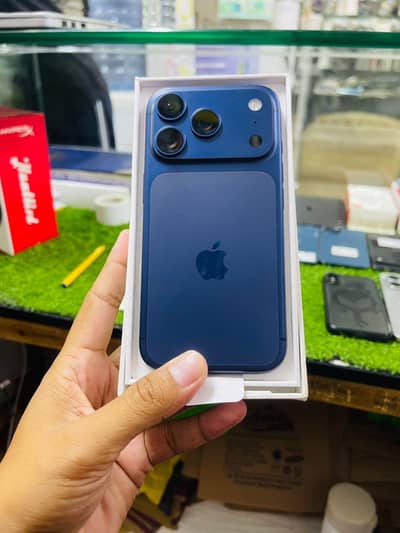 17 pro 256gb blue sim lock complete box