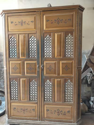 Contact (03467660012 ) ڈیکو پینٹ الماری برائے فروخت – بہترین حالت میں