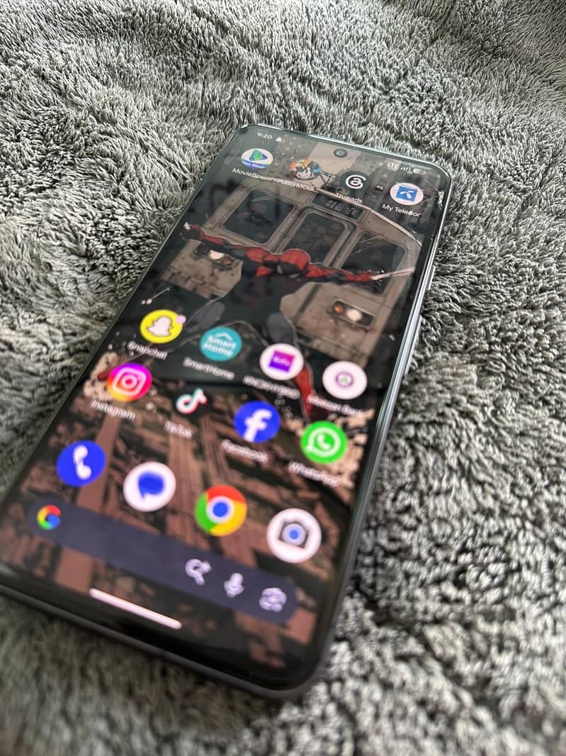 Google Pixel 8 4