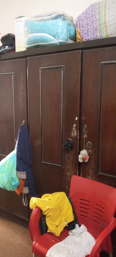 Wardrobe Almari