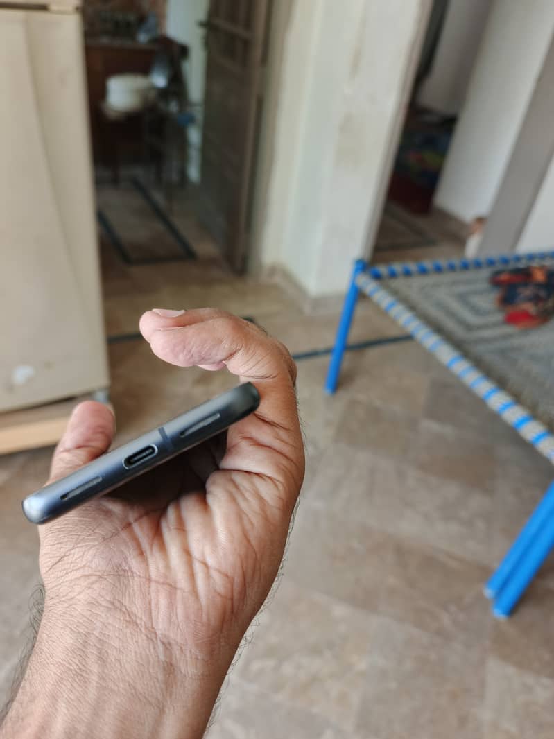 Google Pixel 8 3