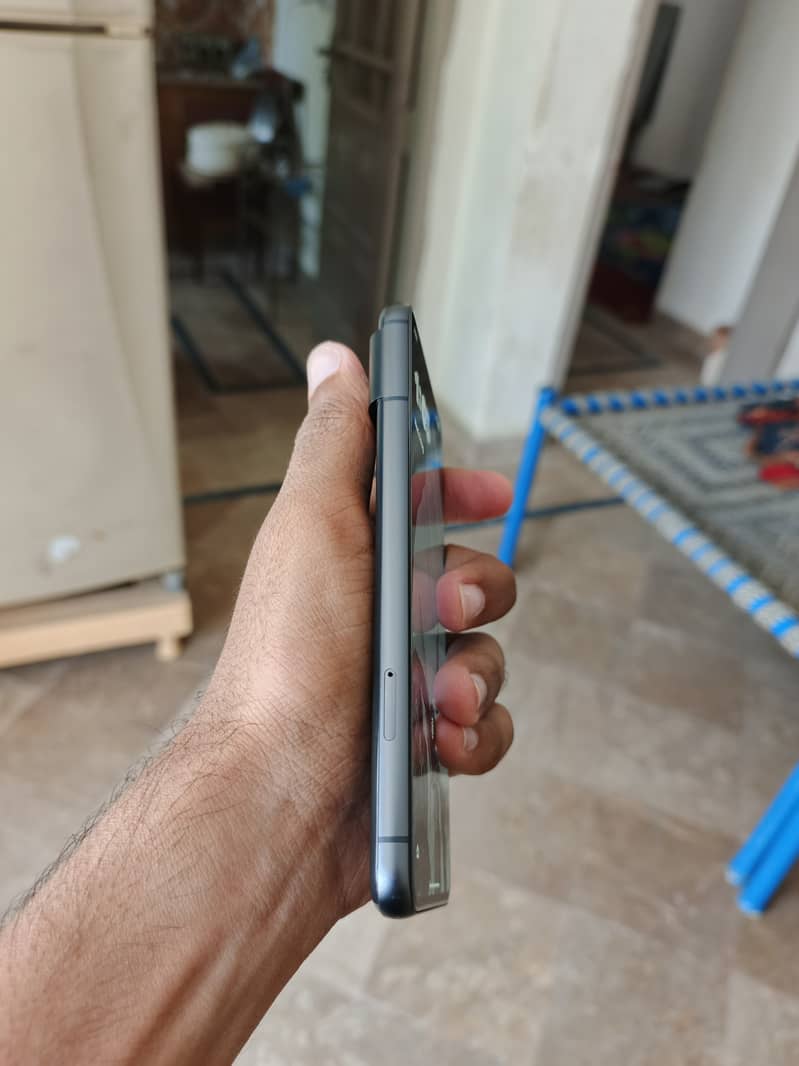 Google Pixel 8 4