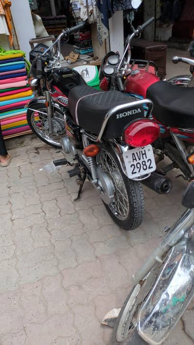 Honda CG 125 motorcycle 2024 model urgent for sale Pakistan