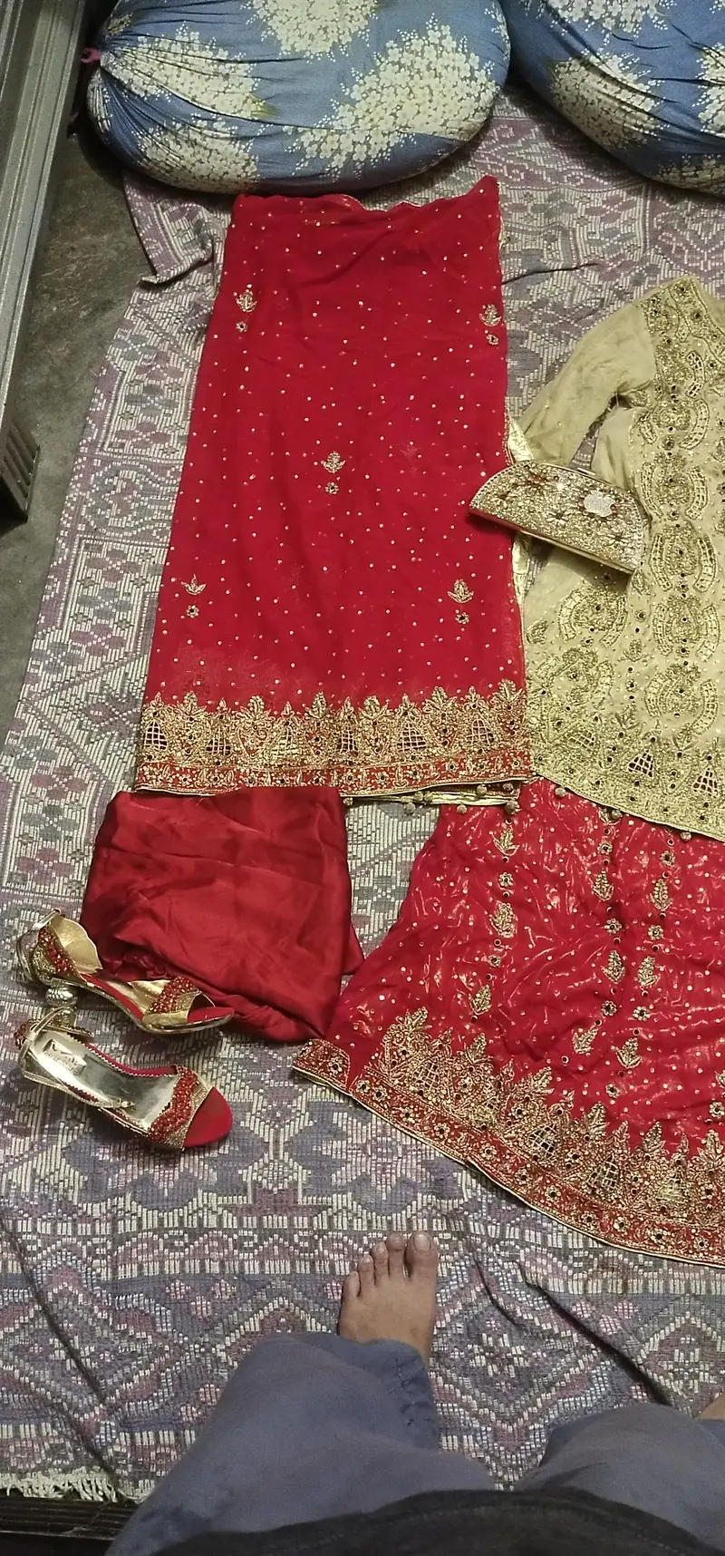 Lehnga new condishn ful set one time usedd fee hurs — photo 3