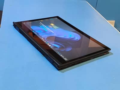 Lenovi X1 YOGA X360 touch 8th Gen i7 16GB Ram 256gb SSD