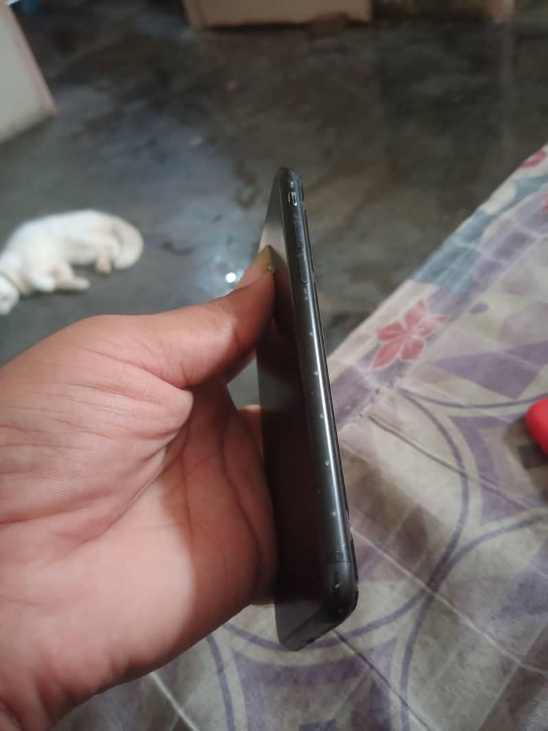 Apple iPhone 7 3