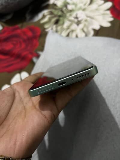 I am selling redmi note 13 8/256