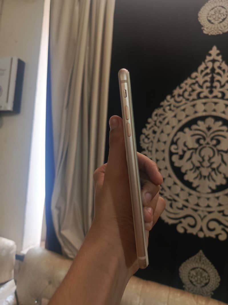 Apple iPhone 8 Plus 1