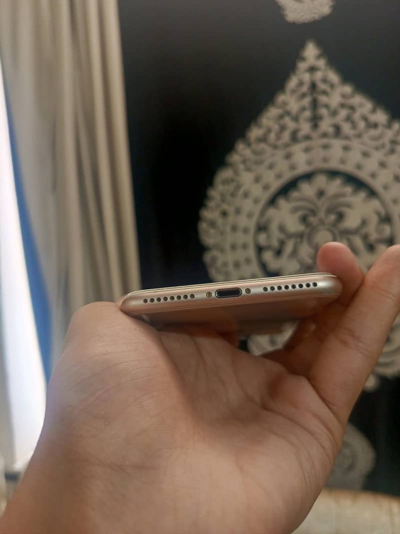 Apple iPhone 8 Plus 3