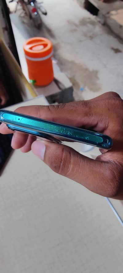 Vivo V30