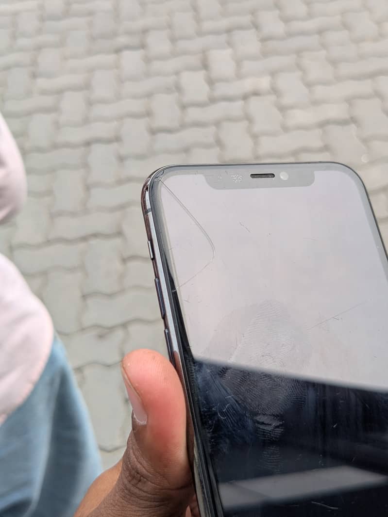 Apple iPhone 11 Pro 2