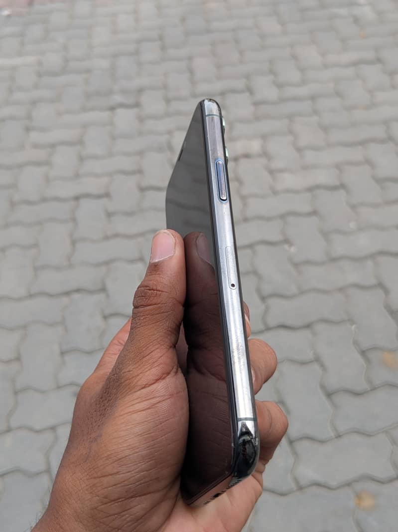 Apple iPhone 11 Pro 8