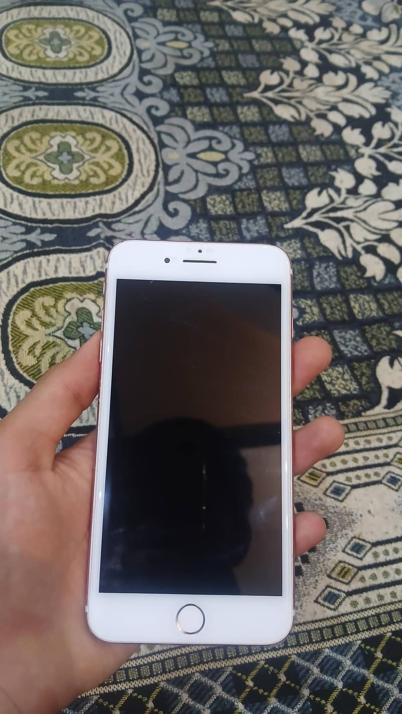 iphone 7  plus 4