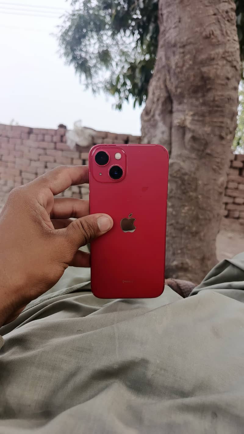 iPhone 13 4