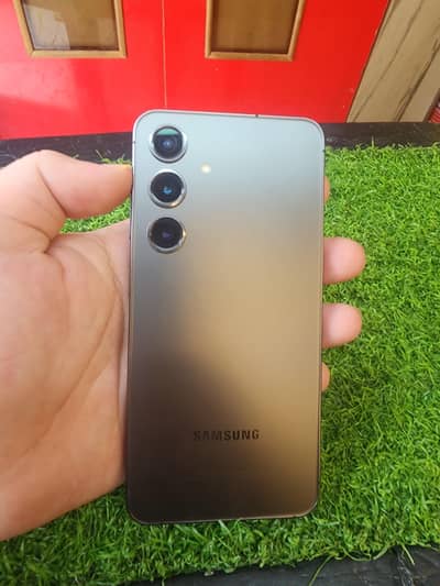Samsung Mobile S24 8/256 simworking waterpack