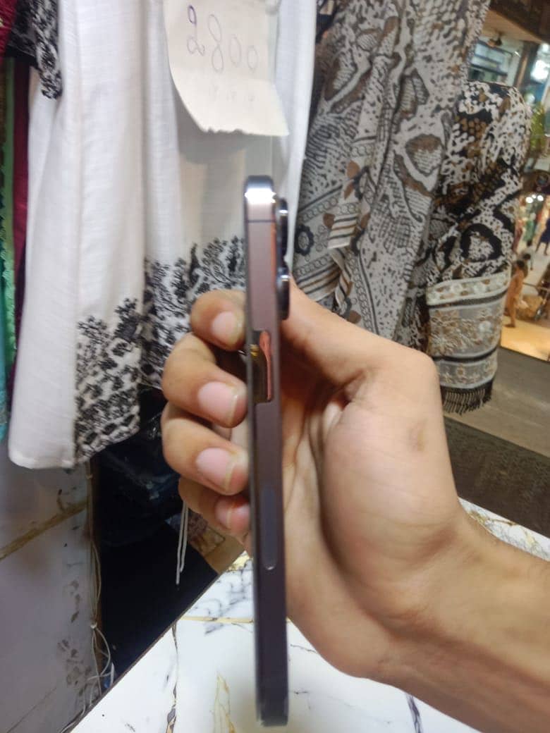 Apple iPhone 13 Pro 4