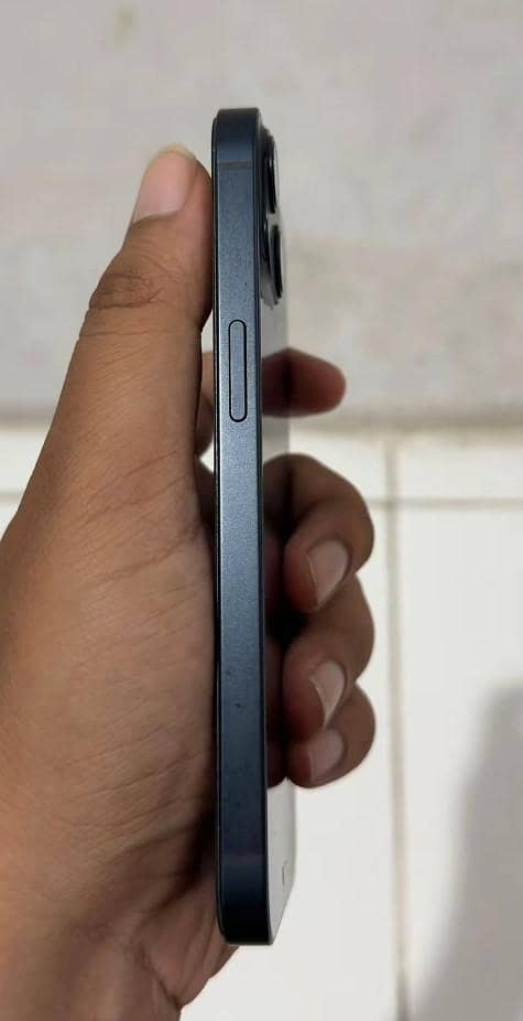 Apple iPhone 13 1
