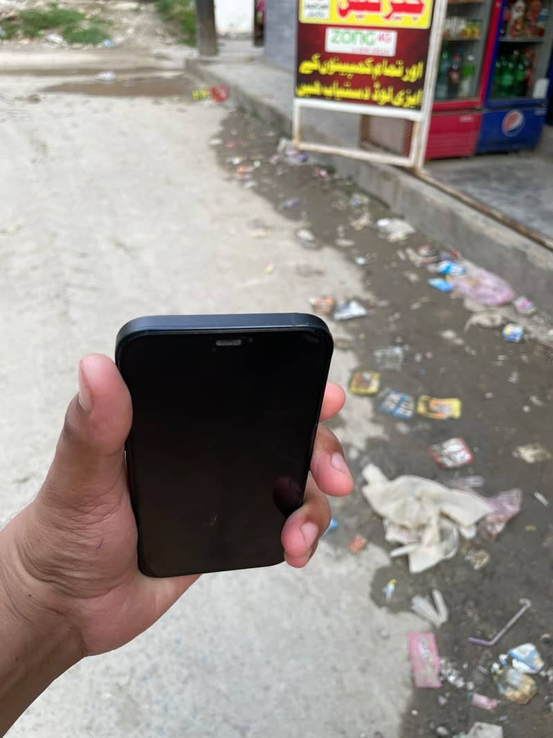 Apple iPhone 12 7