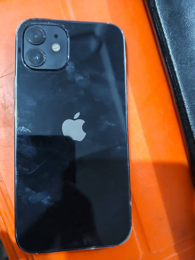Apple iPhone 12 3