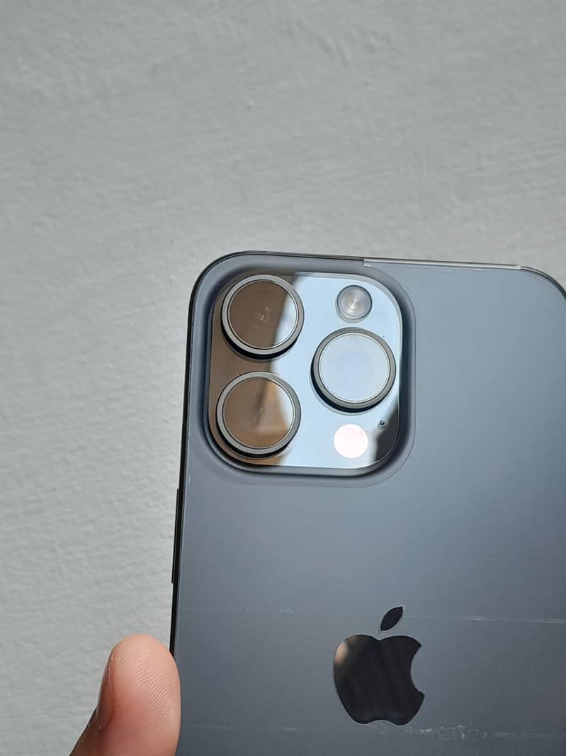 Apple iPhone 15 Pro Max 1