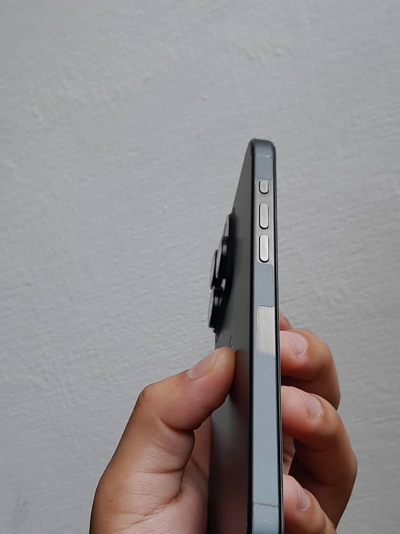 Apple iPhone 15 Pro Max 3