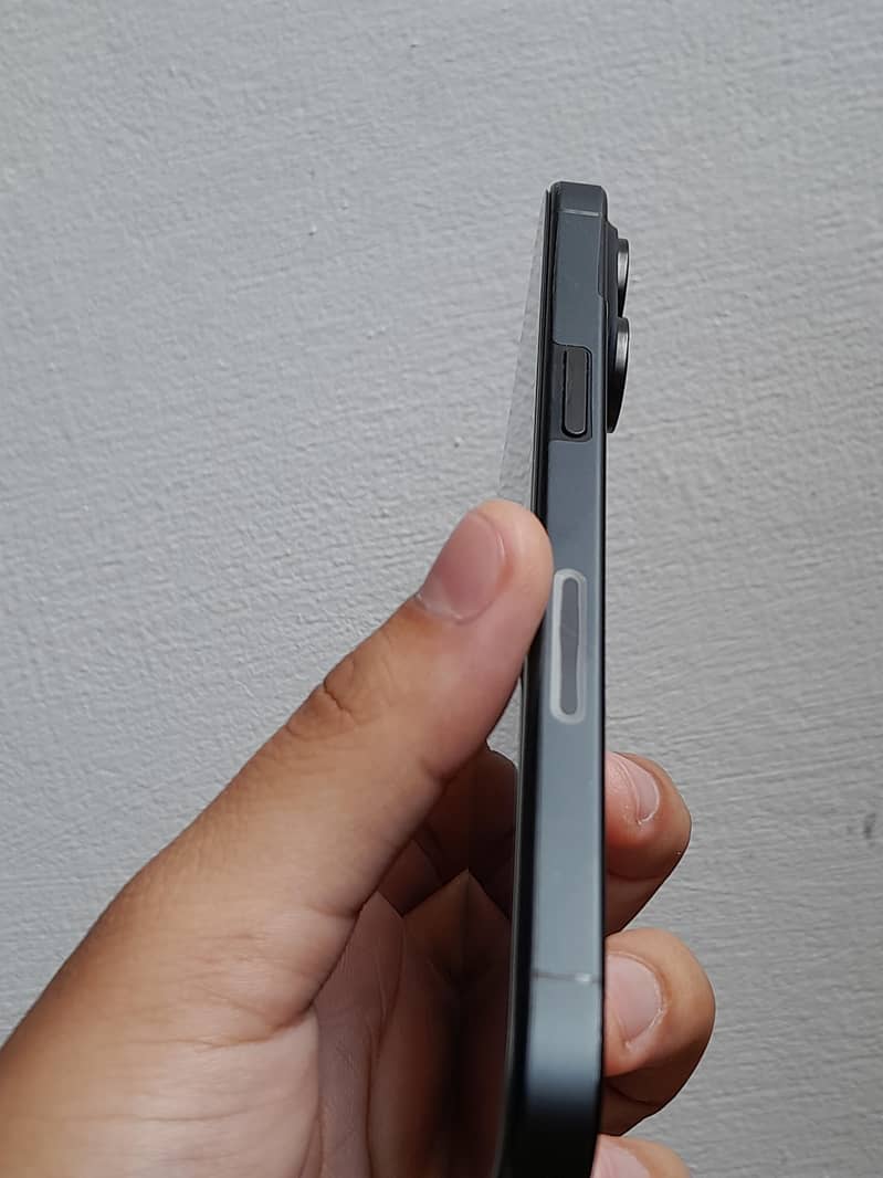 Apple iPhone 15 Pro Max 5