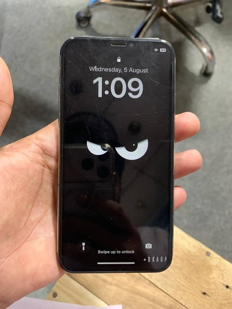 Apple iPhone X 4