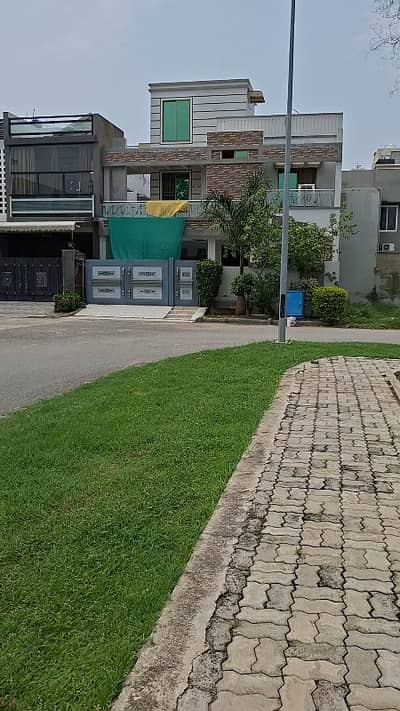Ten marla portion available for rent in citi Housing sialkot A block
