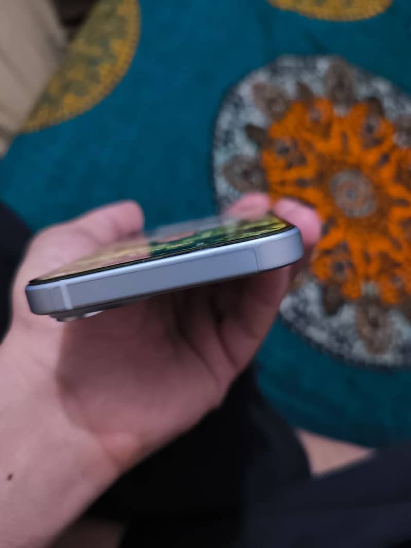 Apple iPhone 15 2