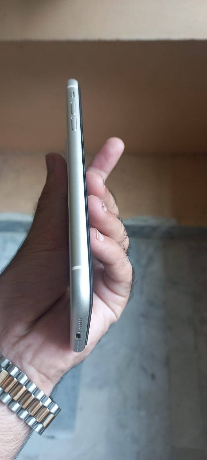 Apple iPhone 11 4