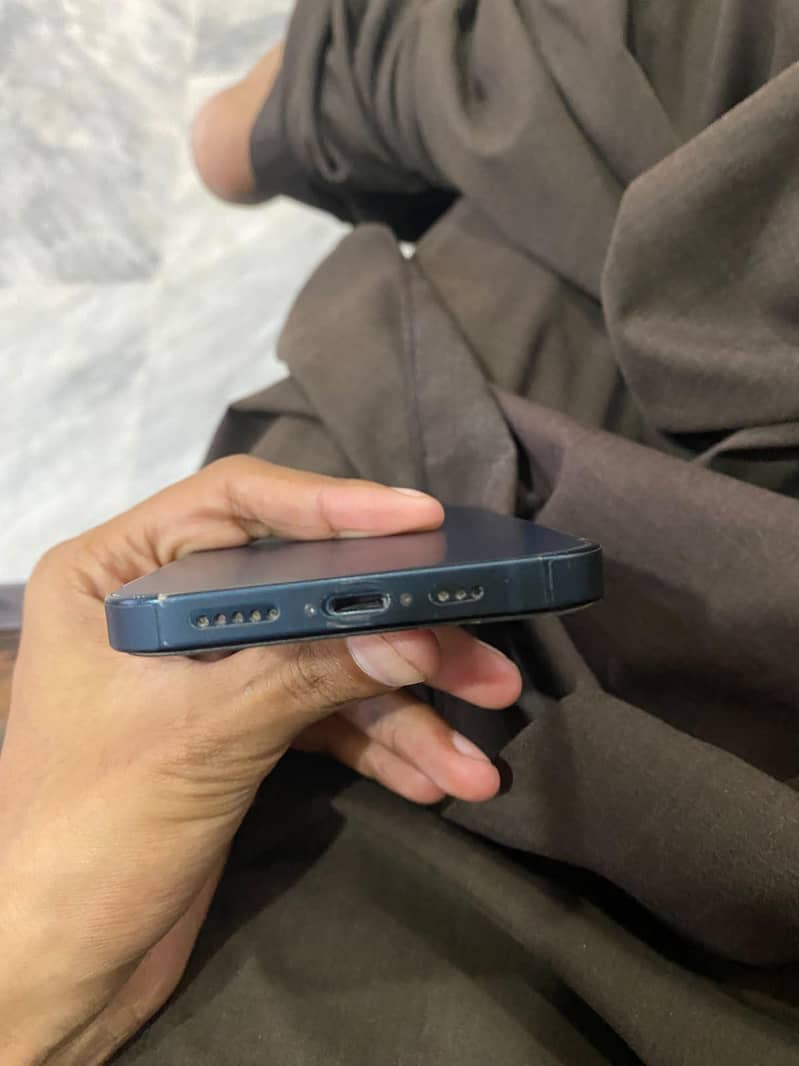 Apple iPhone 13 3
