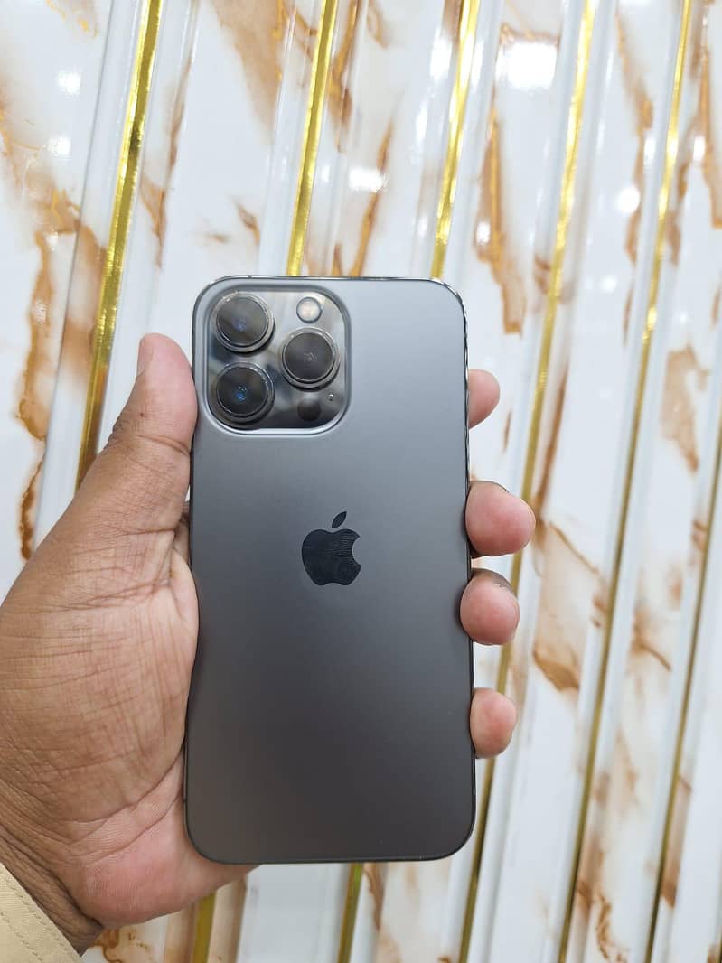 Apple iPhone 13 Pro 0