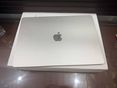 Macbook air m4 16/256 15” with apple care plus
