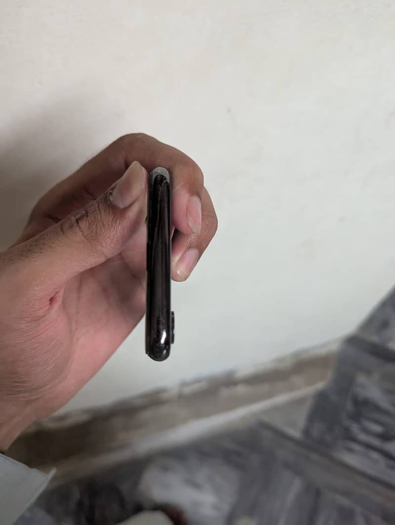 Apple iPhone X 4