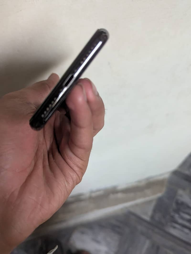 Apple iPhone X 5