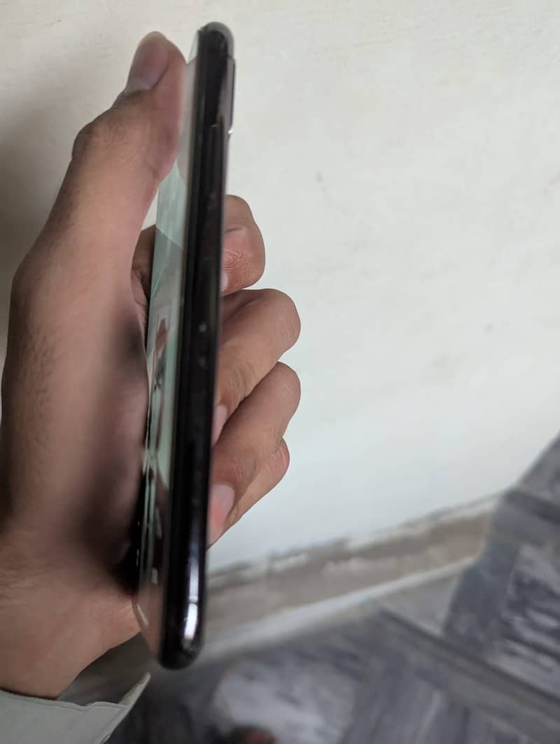 Apple iPhone X 6