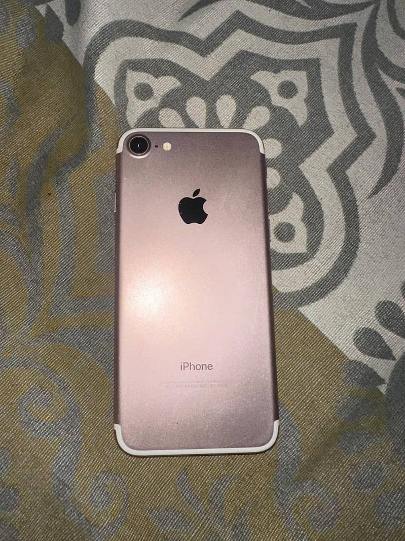Apple iPhone 7 0